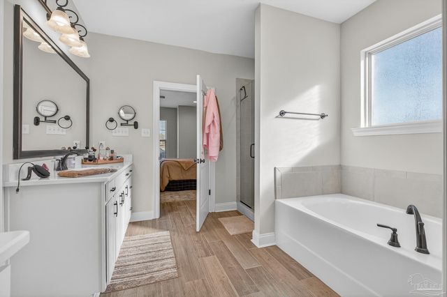 3066 Mountain Laurel Tr, Cantonment, FL 32533