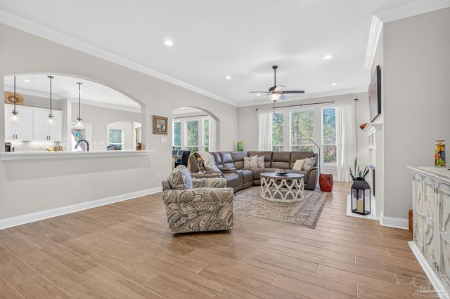 3066 Mountain Laurel Tr, Cantonment, FL 32533