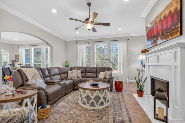 3066 Mountain Laurel Tr, Cantonment, FL 32533