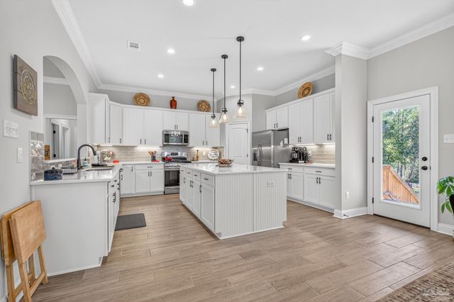 3066 Mountain Laurel Tr, Cantonment, FL 32533