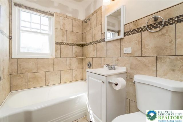 326 Henry Street, Hellertown Boro, PA 18055