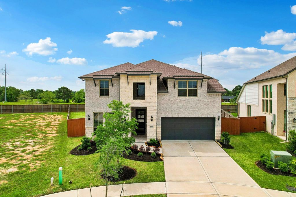 13525 Seneca Lake Drive, Texas City, TX 77568