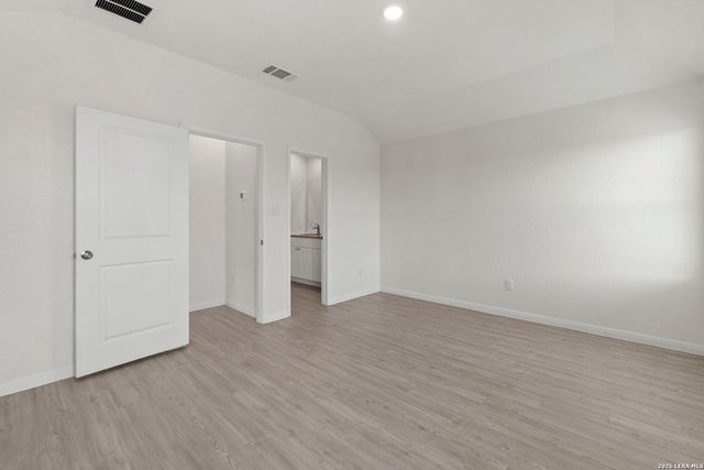 105 OLYMPIC CV, Seguin, TX 78155