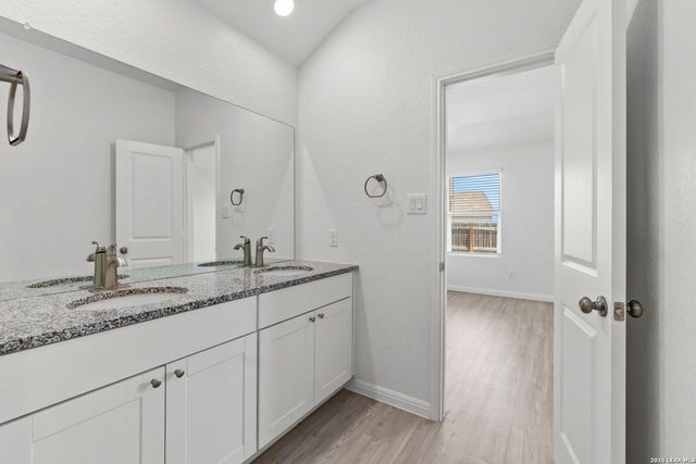 105 OLYMPIC CV, Seguin, TX 78155