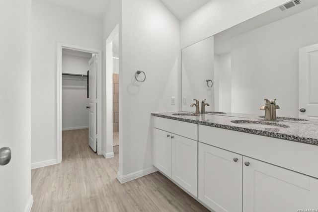 105 OLYMPIC CV, Seguin, TX 78155