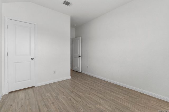105 OLYMPIC CV, Seguin, TX 78155