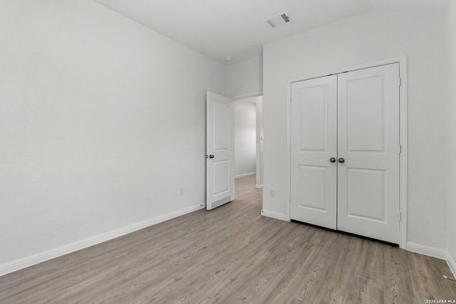 105 OLYMPIC CV, Seguin, TX 78155