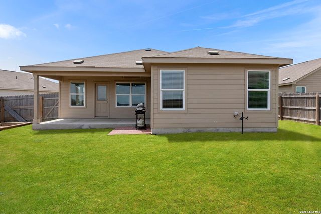 105 OLYMPIC CV, Seguin, TX 78155