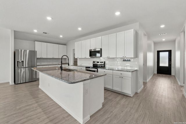 105 OLYMPIC CV, Seguin, TX 78155