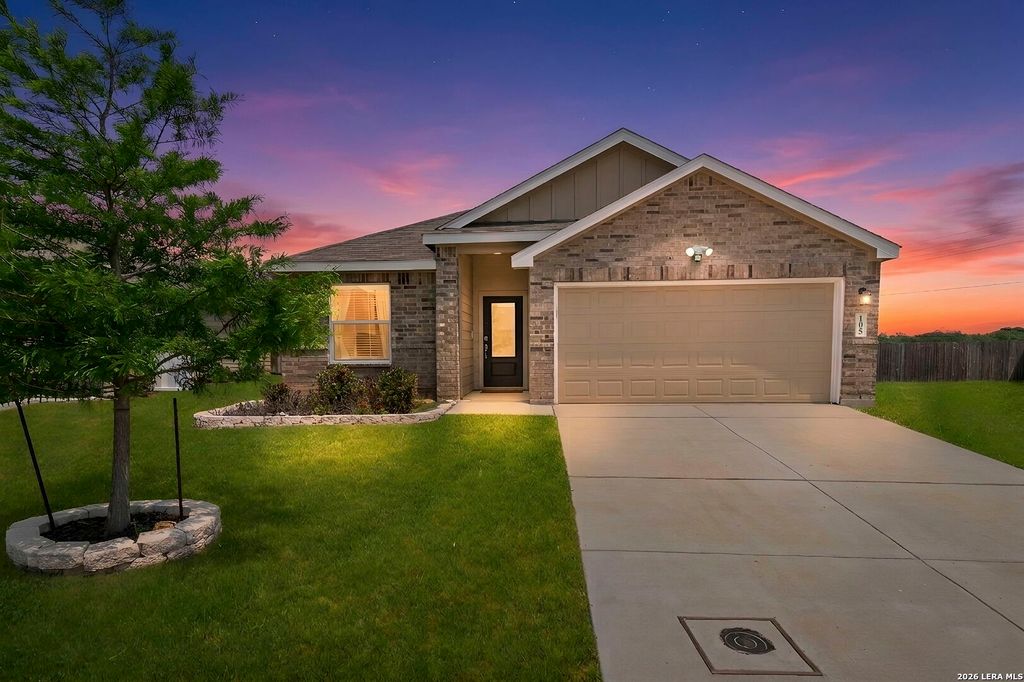 105 OLYMPIC CV, Seguin, TX 78155