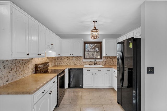 1 Elizabeth Drive, Bella Vista, AR 72715