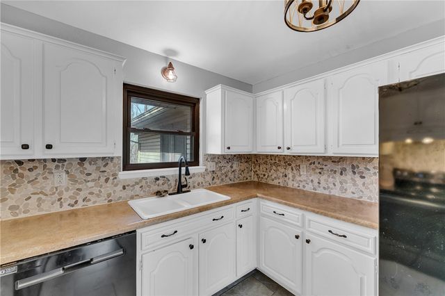 1 Elizabeth Drive, Bella Vista, AR 72715