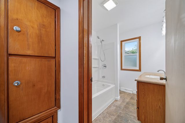 3628 COLONIAL Avenue, Millcreek, PA 16506