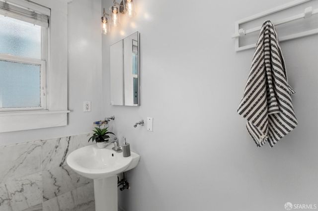 1239 6th Avenue, San Francisco, CA 94122