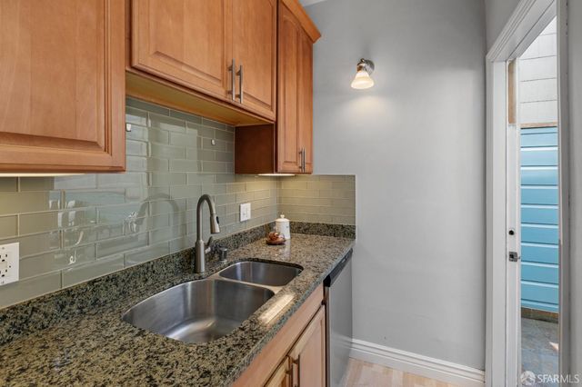 1239 6th Avenue, San Francisco, CA 94122