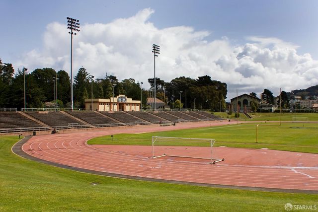 1239 6th Avenue, San Francisco, CA 94122