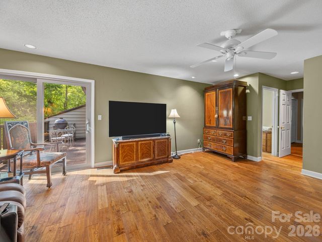 22 Hunting Country Trail, Tryon, NC 28782