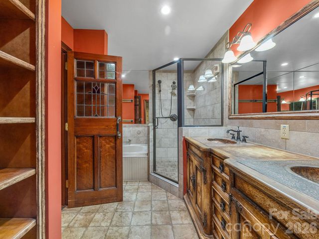 22 Hunting Country Trail, Tryon, NC 28782