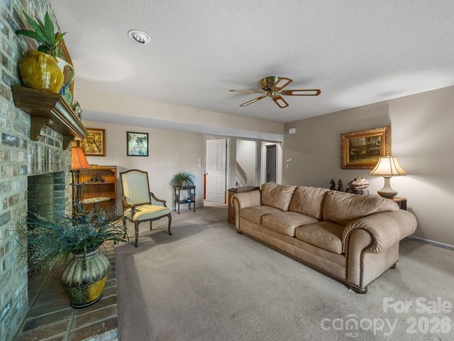 22 Hunting Country Trail, Tryon, NC 28782