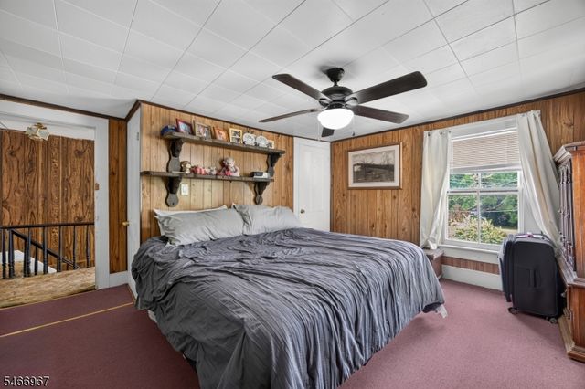 9 Chestnut St, Sussex Boro, NJ 07461