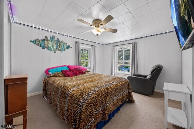 9 Chestnut St, Sussex Boro, NJ 07461