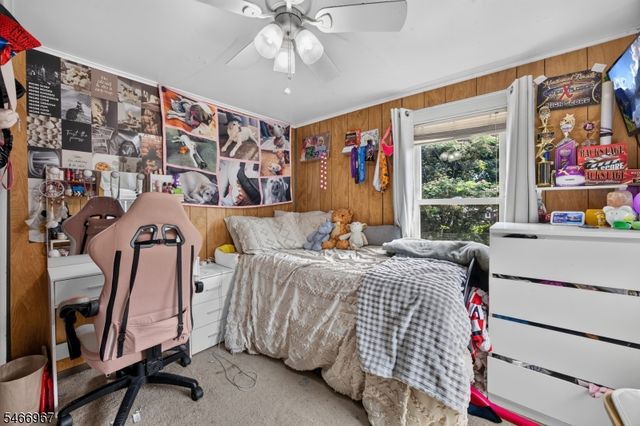 9 Chestnut St, Sussex Boro, NJ 07461