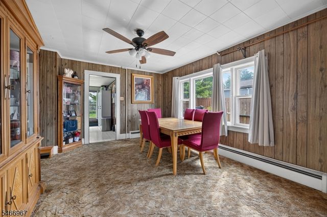 9 Chestnut St, Sussex Boro, NJ 07461