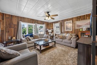 9 Chestnut St, Sussex Boro, NJ 07461