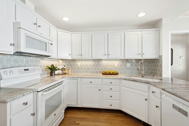 5 Wessonville Village Way 5, Westborough, MA 01581