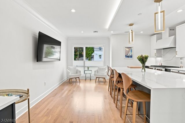1439 River Rd 1, Edgewater Boro, NJ 07020