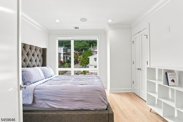 1439 River Rd 1, Edgewater Boro, NJ 07020