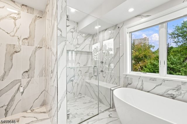 1439 River Rd 1, Edgewater Boro, NJ 07020