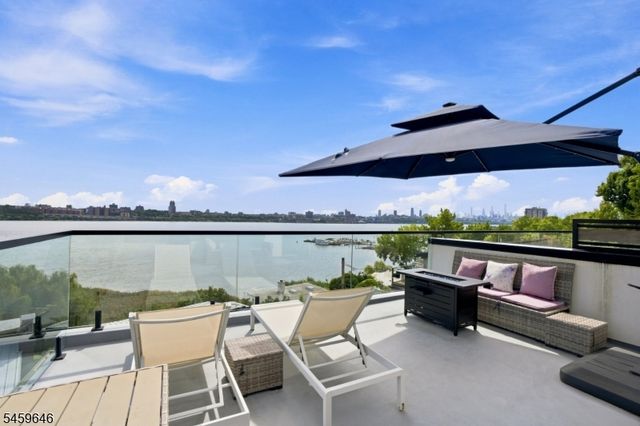 1439 River Rd 1, Edgewater Boro, NJ 07020
