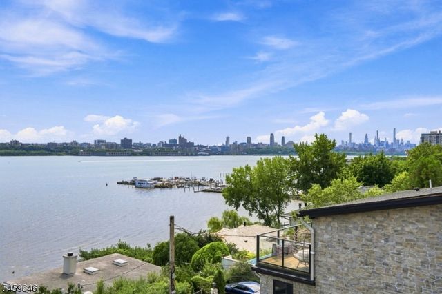 1439 River Rd 1, Edgewater Boro, NJ 07020