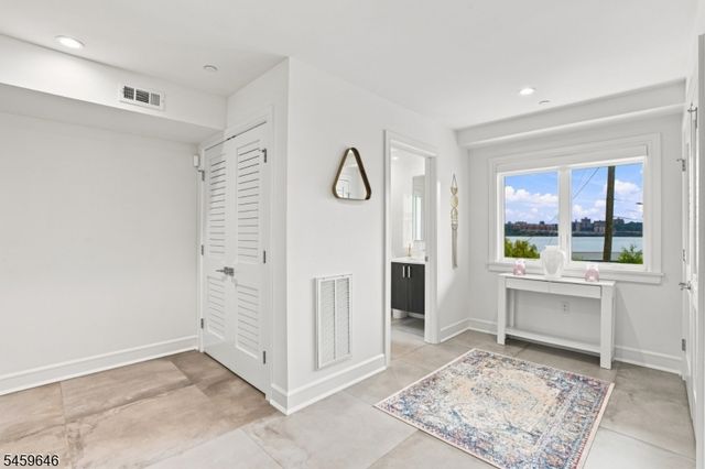 1439 River Rd 1, Edgewater Boro, NJ 07020