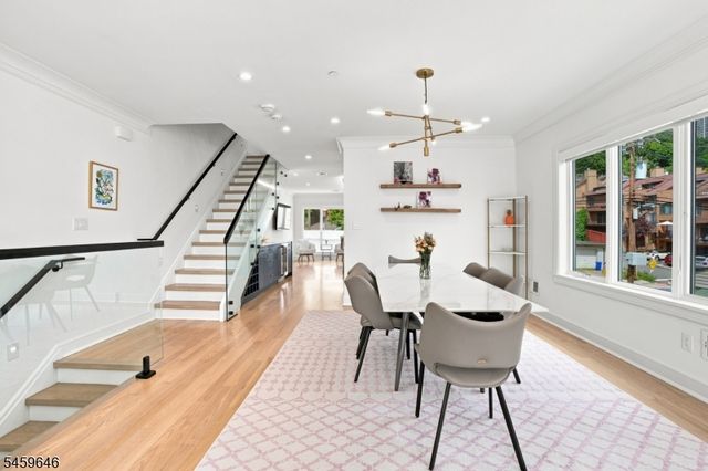 1439 River Rd 1, Edgewater Boro, NJ 07020