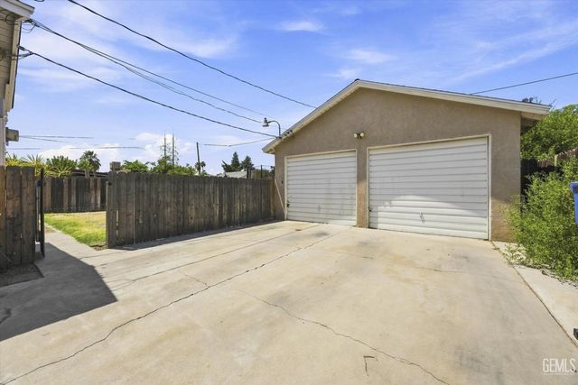 231 A Street, Bakersfield, CA 93304