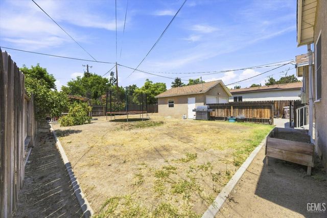 231 A Street, Bakersfield, CA 93304