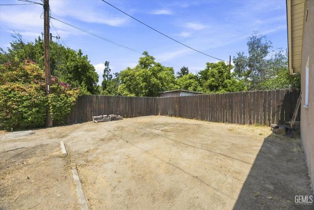 231 A Street, Bakersfield, CA 93304