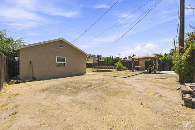 231 A Street, Bakersfield, CA 93304