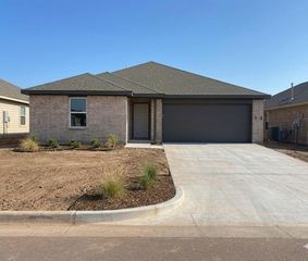 2009 Chestnut Oak Court, Oklahoma City, OK 73128
