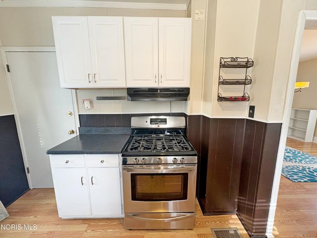 136 E Leroy Avenue, Bowling Green, OH 43402