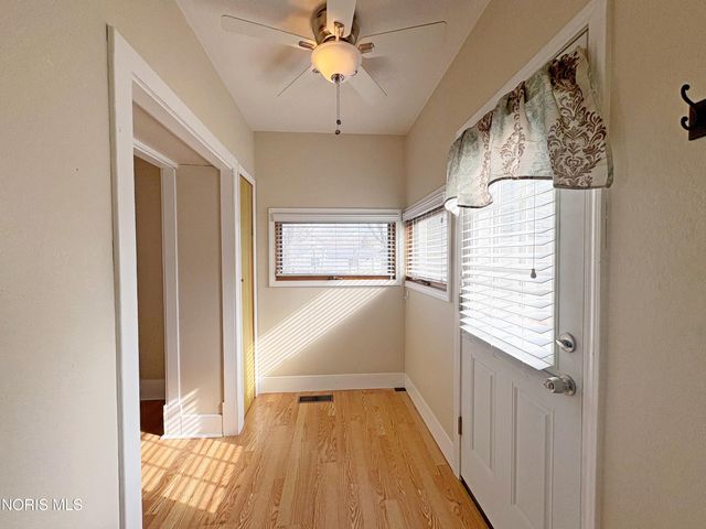 136 E Leroy Avenue, Bowling Green, OH 43402