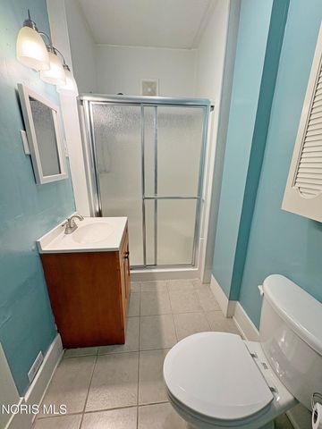 136 E Leroy Avenue, Bowling Green, OH 43402