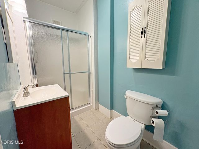 136 E Leroy Avenue, Bowling Green, OH 43402