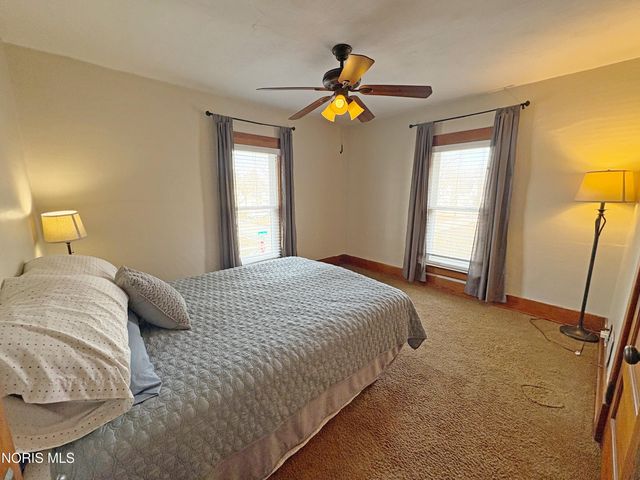 136 E Leroy Avenue, Bowling Green, OH 43402