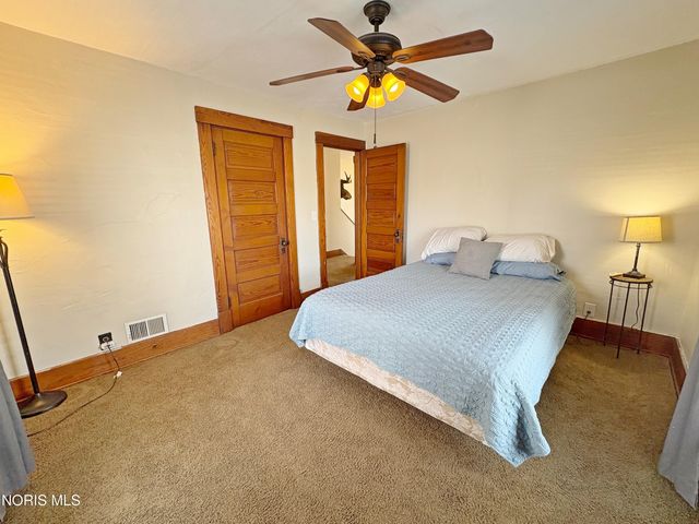 136 E Leroy Avenue, Bowling Green, OH 43402