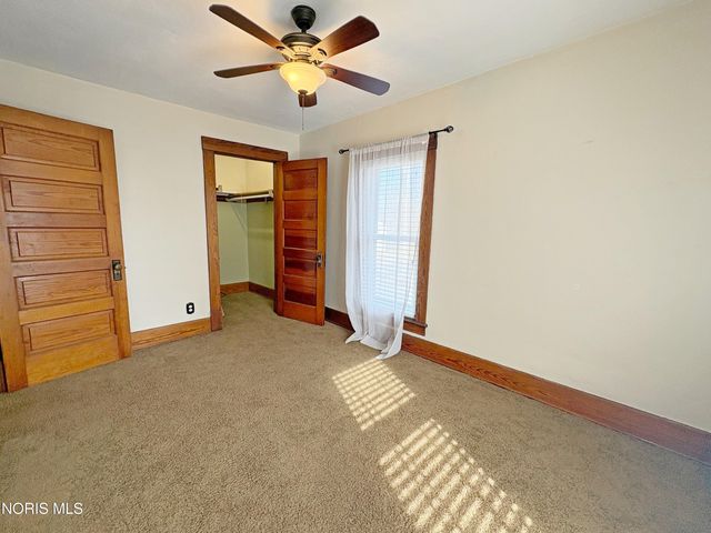 136 E Leroy Avenue, Bowling Green, OH 43402