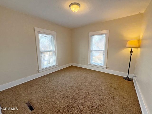 136 E Leroy Avenue, Bowling Green, OH 43402