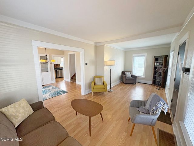 136 E Leroy Avenue, Bowling Green, OH 43402